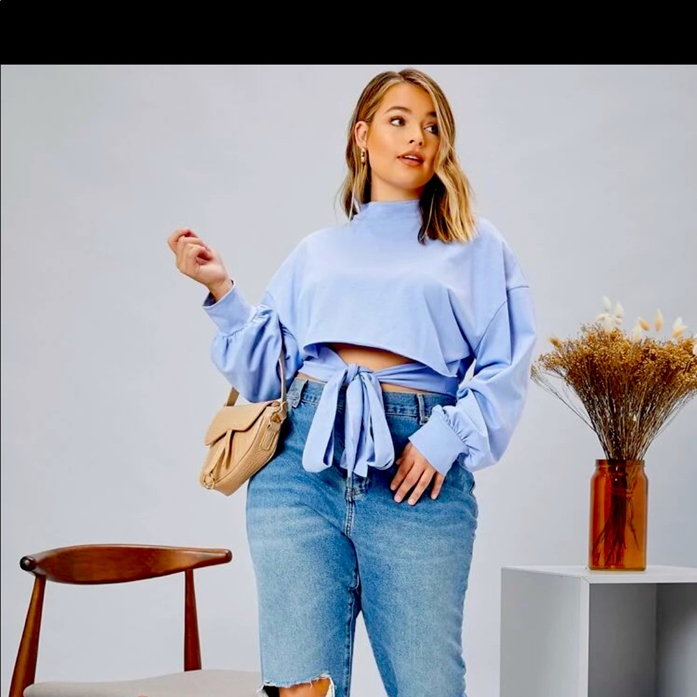 LONG SLEEVE CROP TOP WITH TIE Plus/ Curve